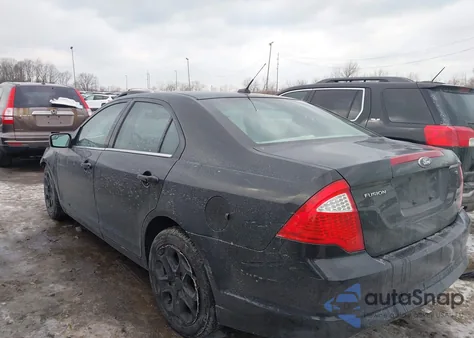 2011 Ford Fusion Se z USA, uszkodzony, nr VIN 3FAHP0HAXBR102085